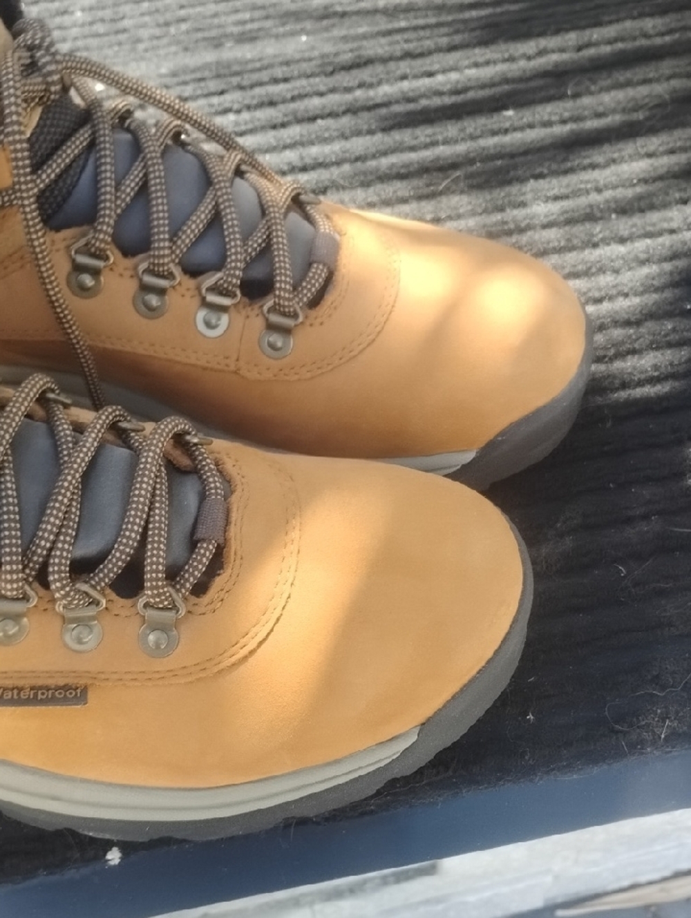 Men's Tan Timberland Boots - Lace-Up Steel Toe Shoes - Picture 6 of 10